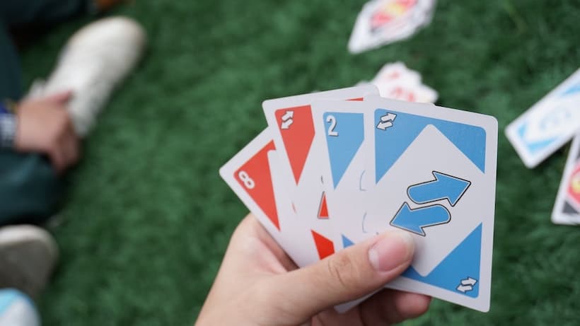 Spieleabend Tipps: Uno spielen mit Freunden