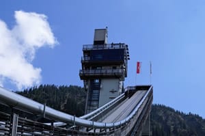 Skispringen gehört auf jeden Fall in die Top 7 der beliebtesten Sportarten in Deutschland