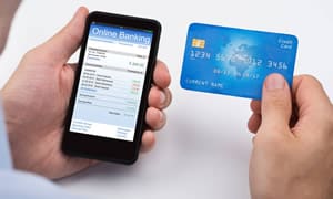 Einzahlungen und Auszahlungen mit Kreditkarte