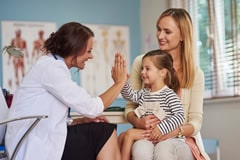 Wichtige Vorsichtsmaßnahme: der Kinderarztbesuch