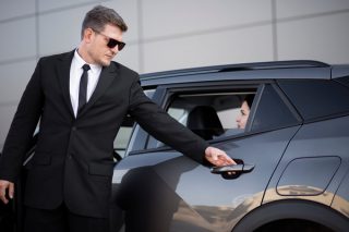 Wie finde ich einen zuvorkommenden Chauffeurservice in München?