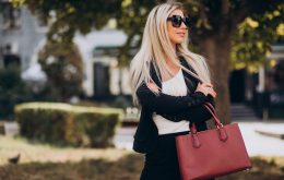 Büro-Looks mit Modeaccessoires aufwerten: So geht's!