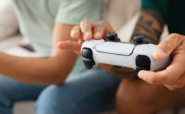 Wie kann ich den PS4 Controller mit PC verbinden?