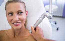 Laserbehandlung - wie High-Tech-Licht die Hautstruktur verändert