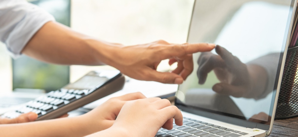 Verträge regelmäßig überprüfen