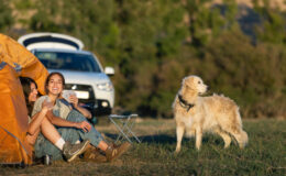 Camping mit Hund: Was erlaubt ist und worauf man achtet