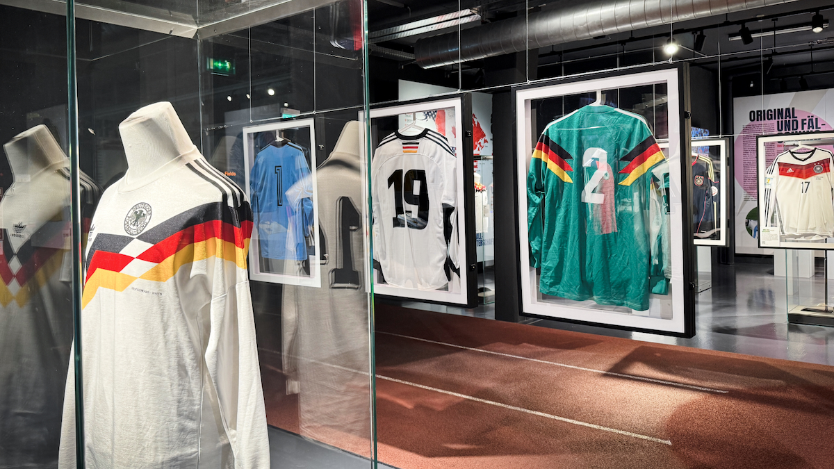 DFB Trikots Sonderausstellung im Kölner Sportmuseum