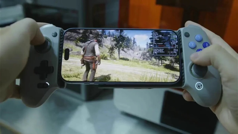 Red Dead Redemption 2 läuft per Madeira-Emulator auf einem iPhone mit angestecktem Controller