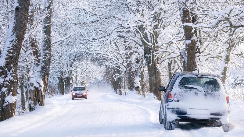 Winterreifen bei Schneefall